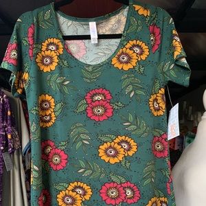 X small Lularoe classic t